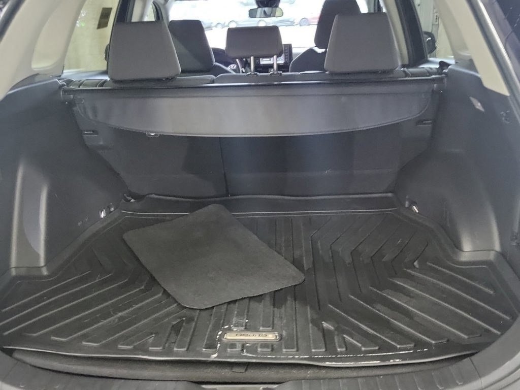 Used 2021 Toyota RAV4 XLE image 5