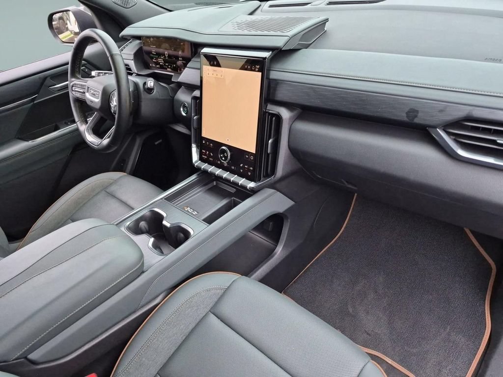Used 2025 GMC Acadia AT4 AWD/4WD image 29