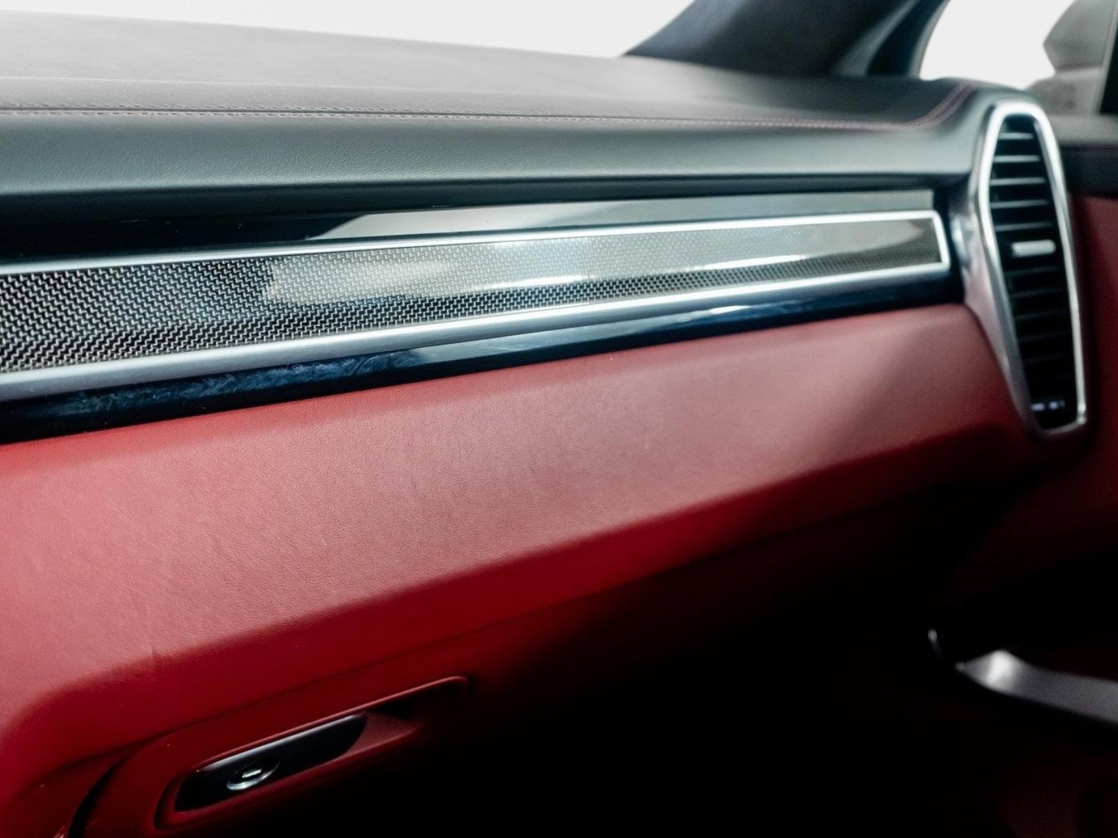 Used 2022 Porsche Cayenne Turbo image 50