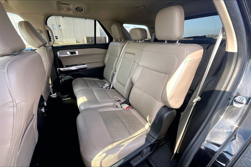 Used 2023 Ford Explorer Limited image 17
