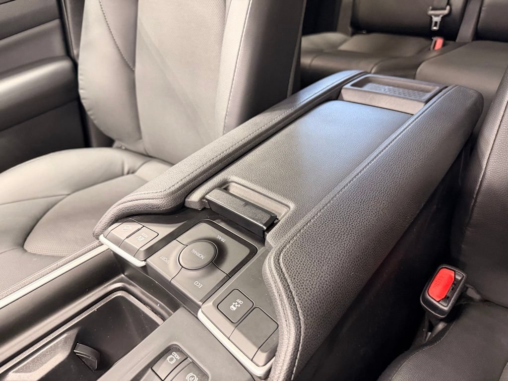 Used 2024 Toyota Grand Highlander AWD Hybrid image 32