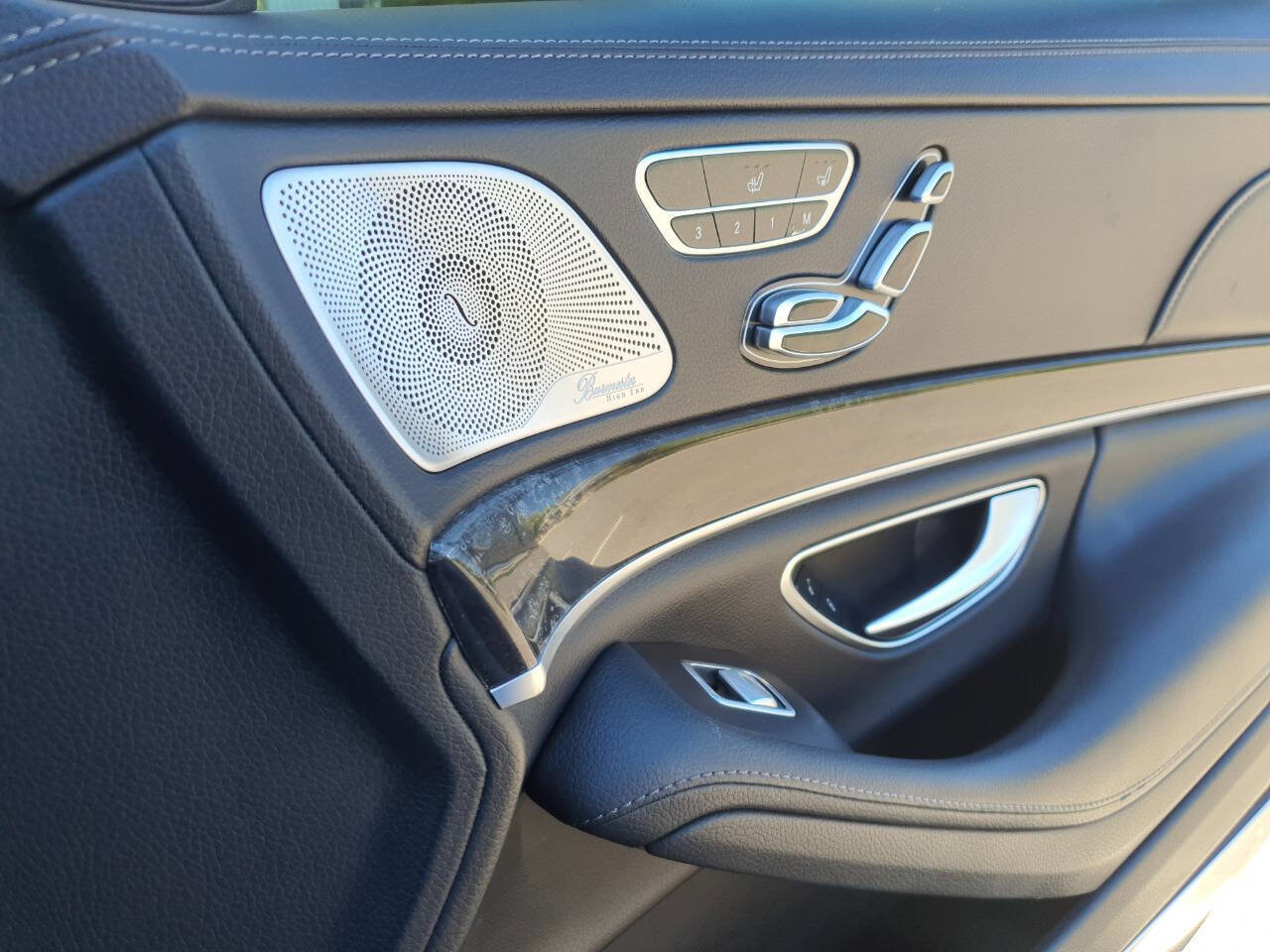 Used 2017 Mercedes-Benz S 550 4MATIC Sedan image 77