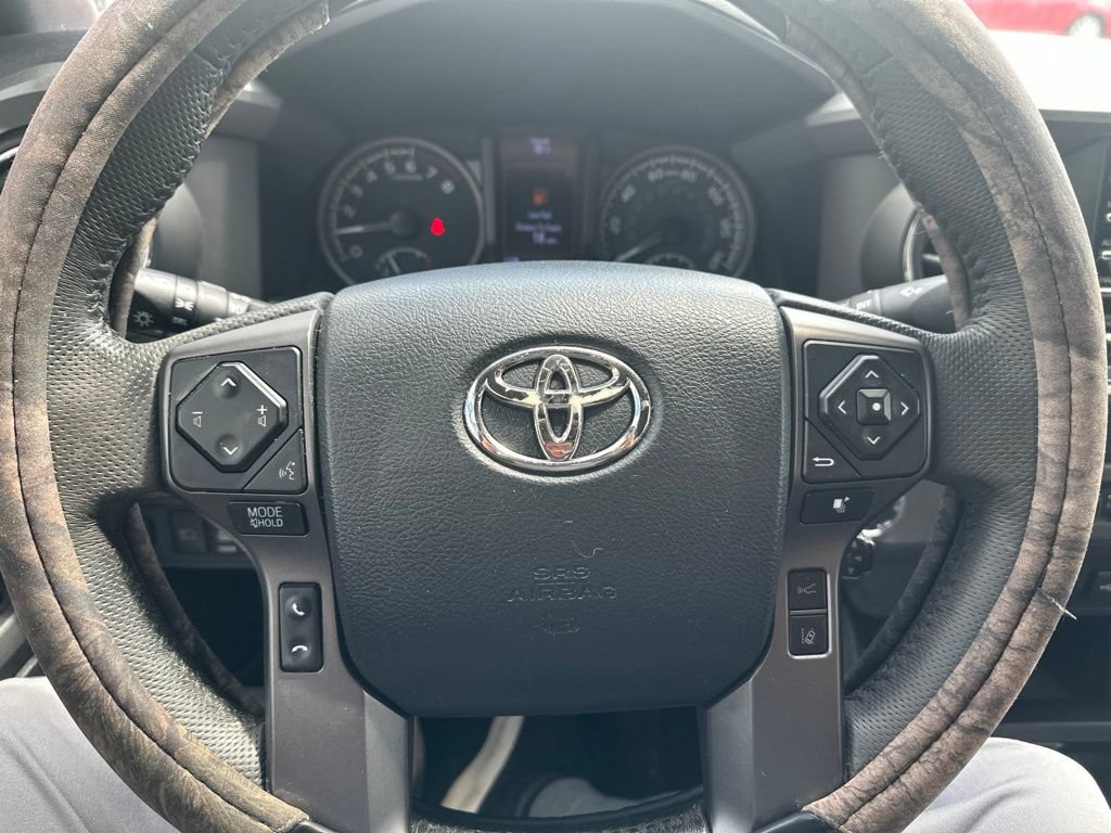 Used 2020 Toyota Tacoma TRD Sport RWD image 14