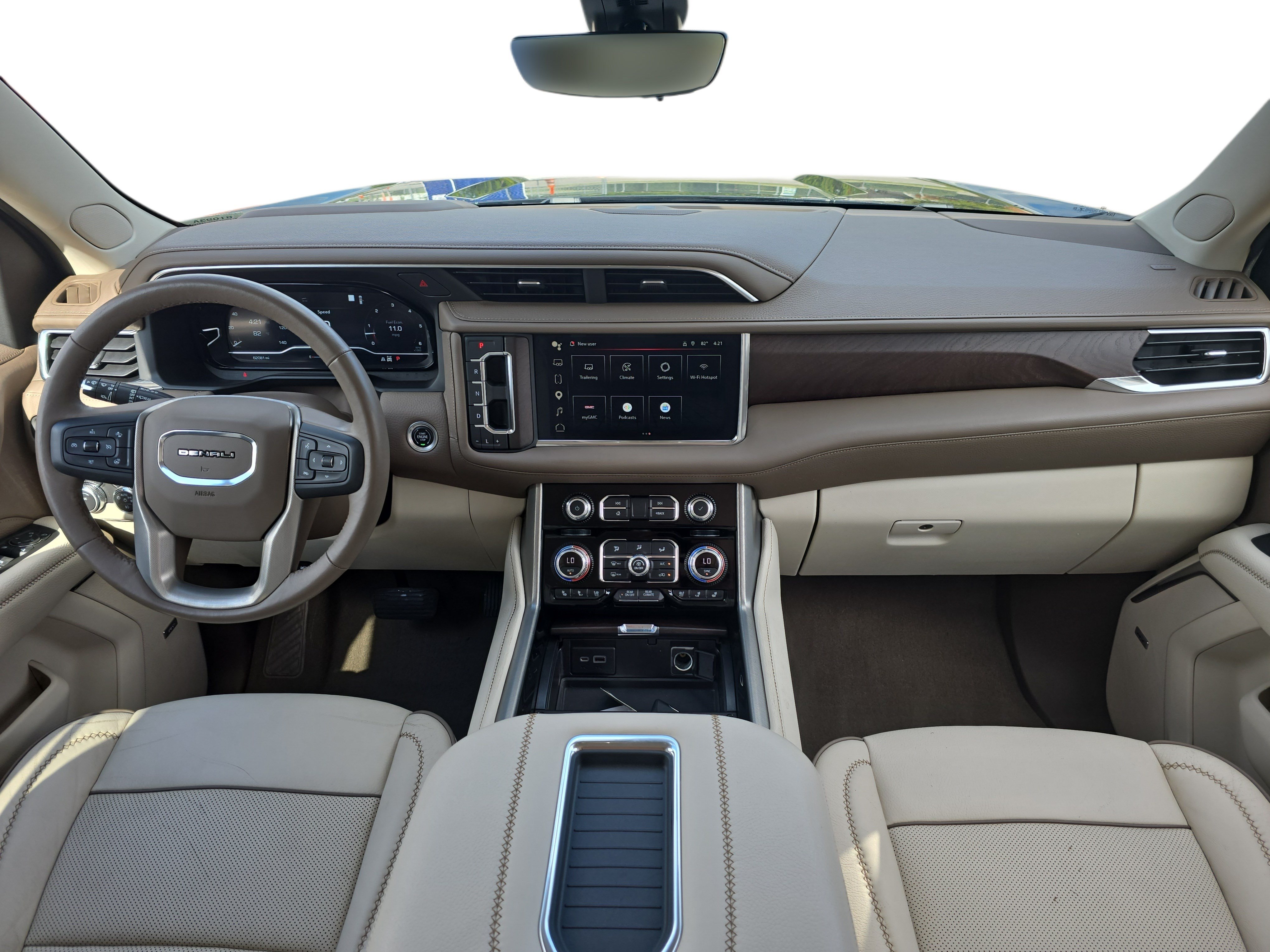 Used 2022 GMC Yukon Denali w/ Denali Premium Package AWD/4WD image 9