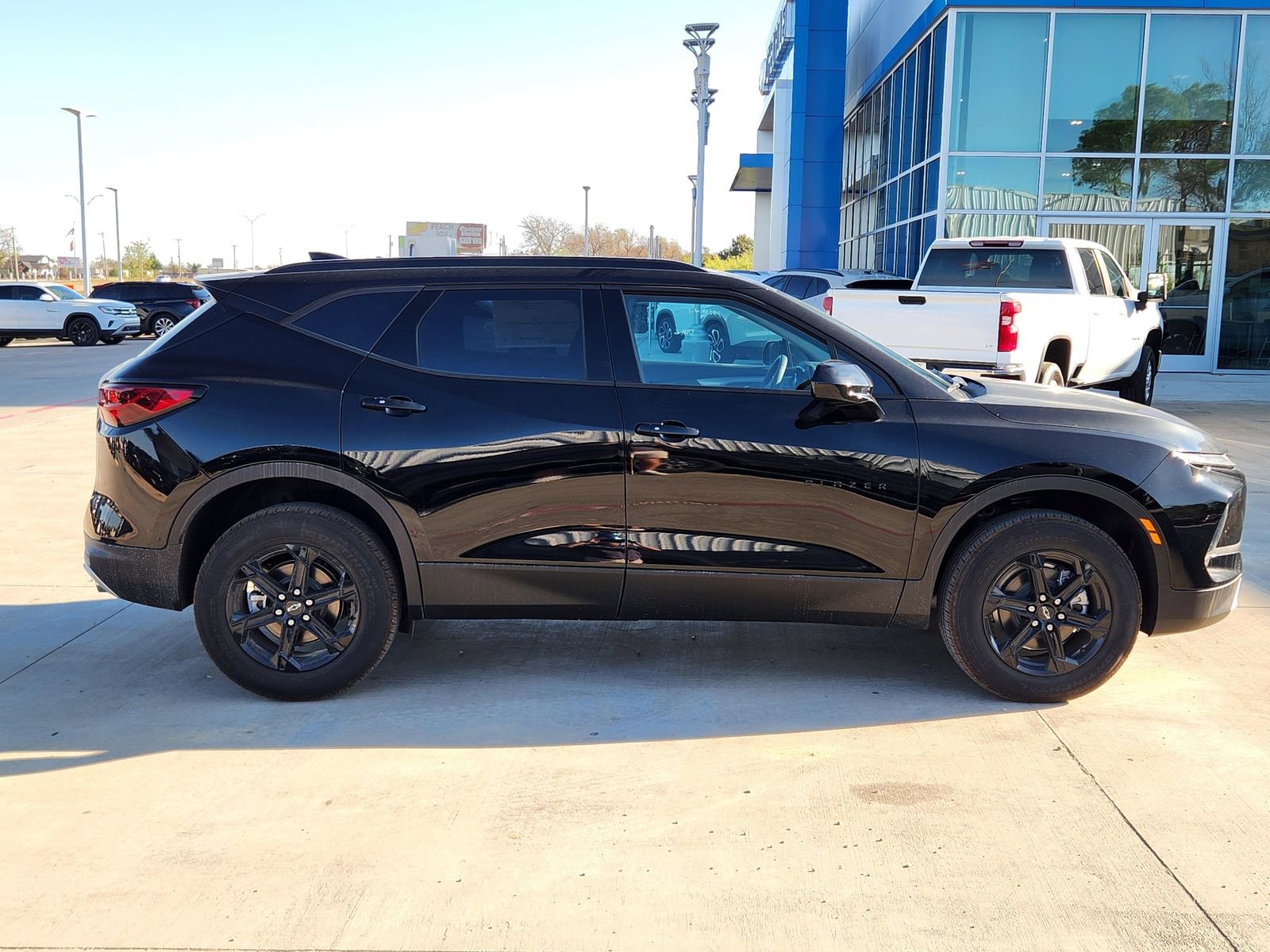 New 2026 Chevrolet Blazer LT w/ Midnight/Sport Edition FWD image 7