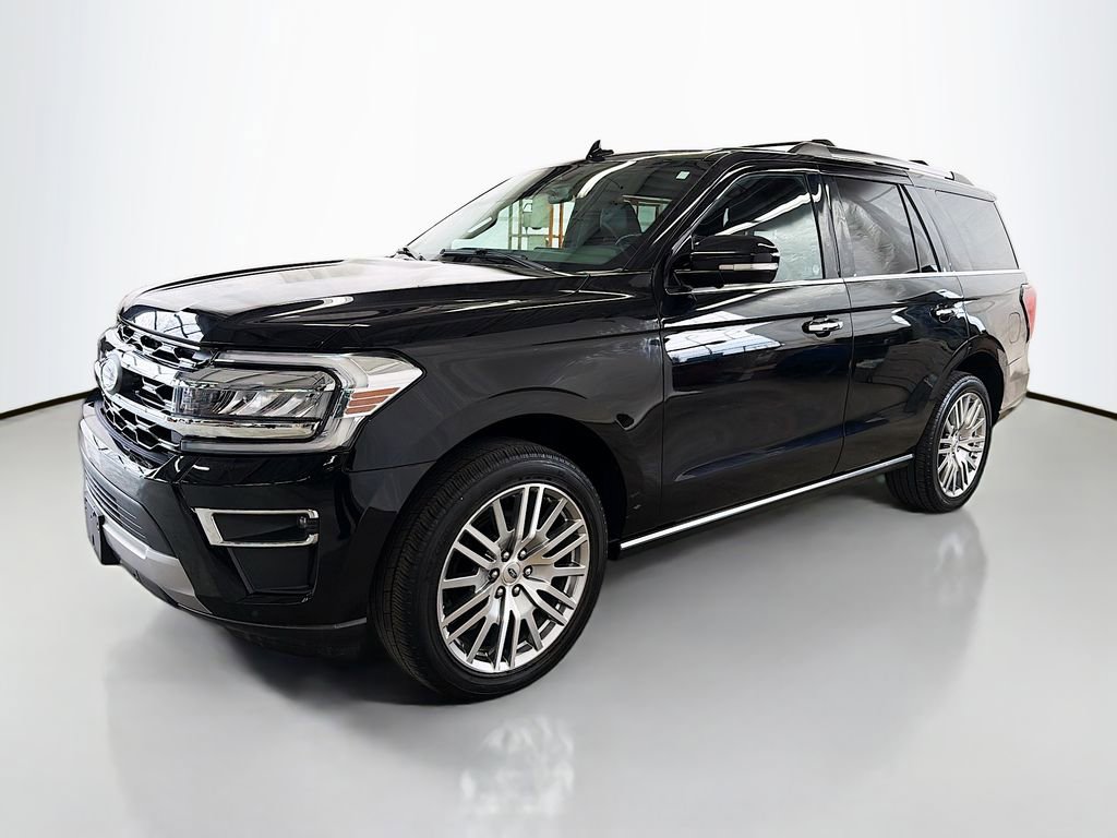 Used 2024 Ford Expedition Limited image 3