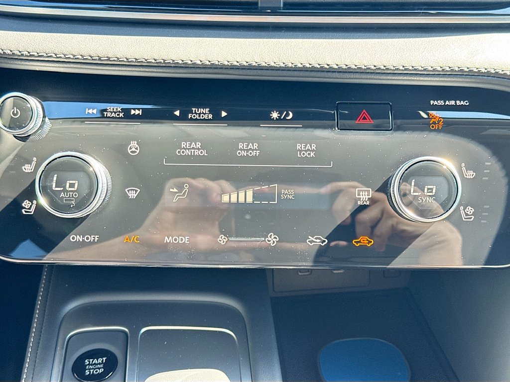 Used 2027 INFINITI QX60 Luxe w/ Cargo Package FWD image 17