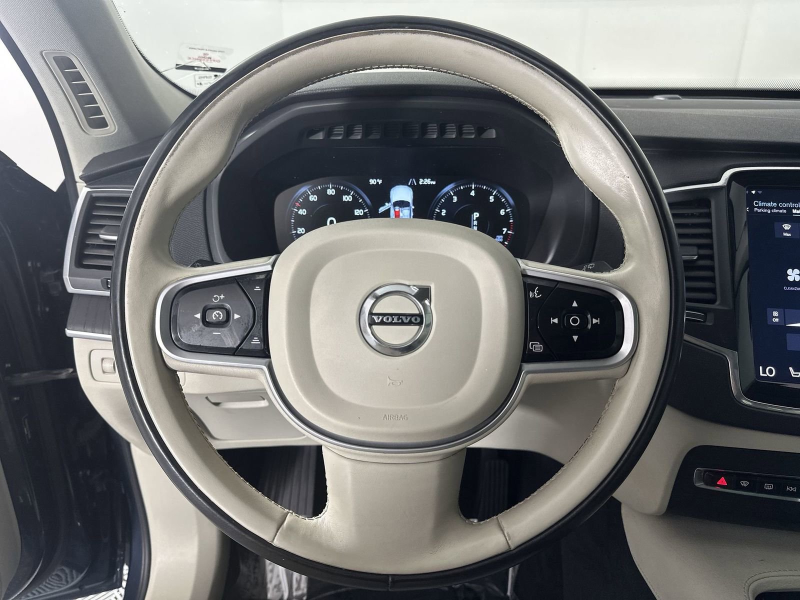 Used 2020 Volvo XC90 T6 Momentum AWD/4WD image 14