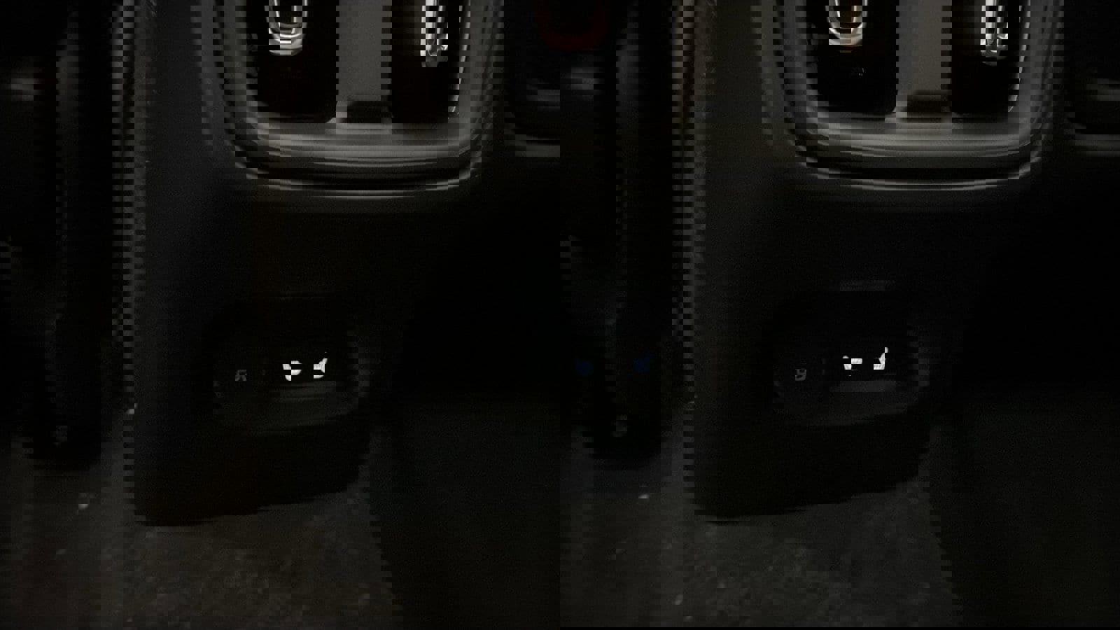 Used 2026 Volvo XC40 B5 Plus w/ Protection Package Premier AWD/4WD image 28