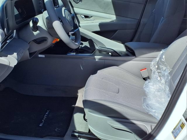 New 2026 Hyundai Elantra SE FWD image 13