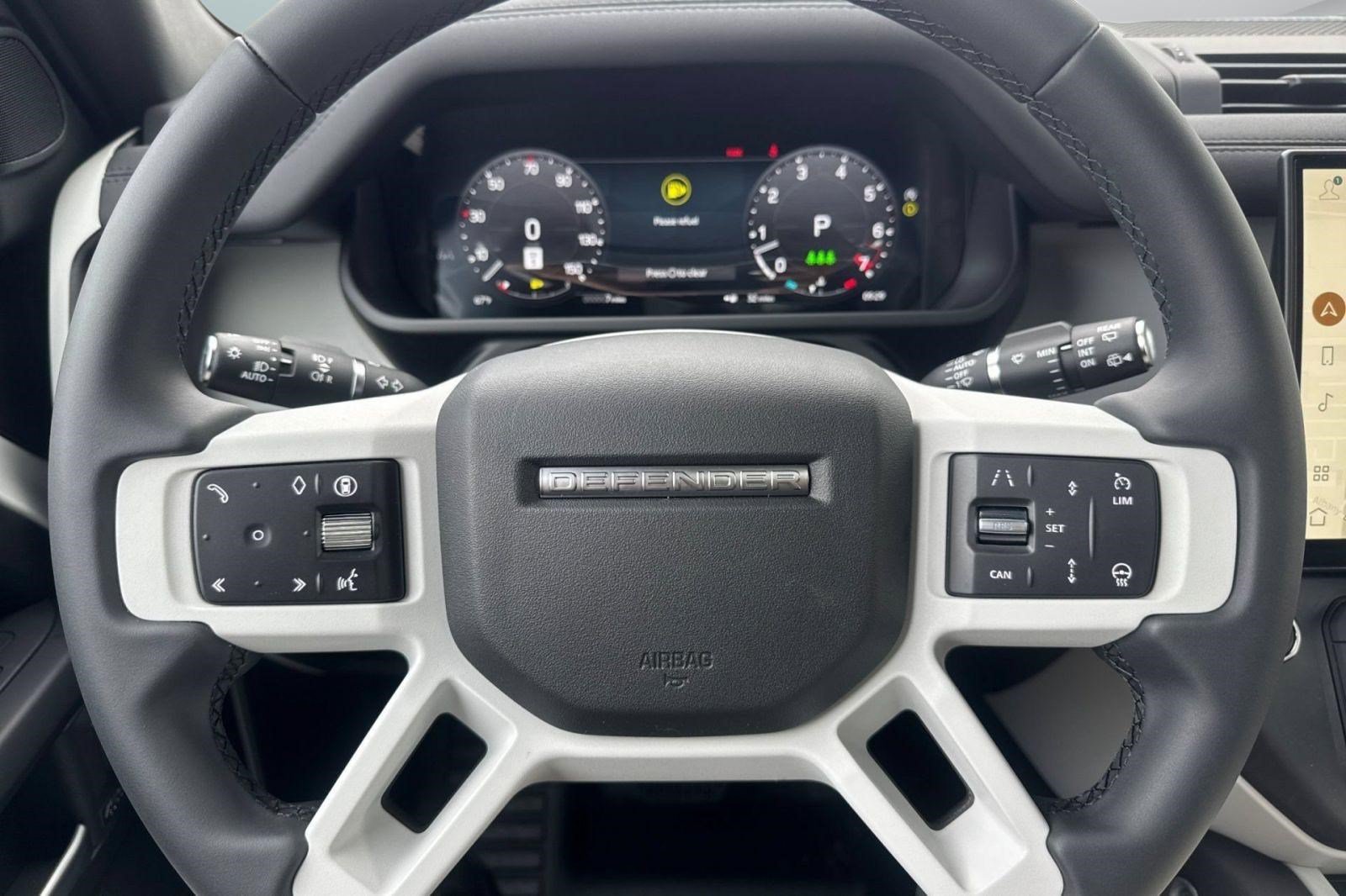 New 2026 Land Rover Defender 110 X-Dynamic SE AWD/4WD image 11