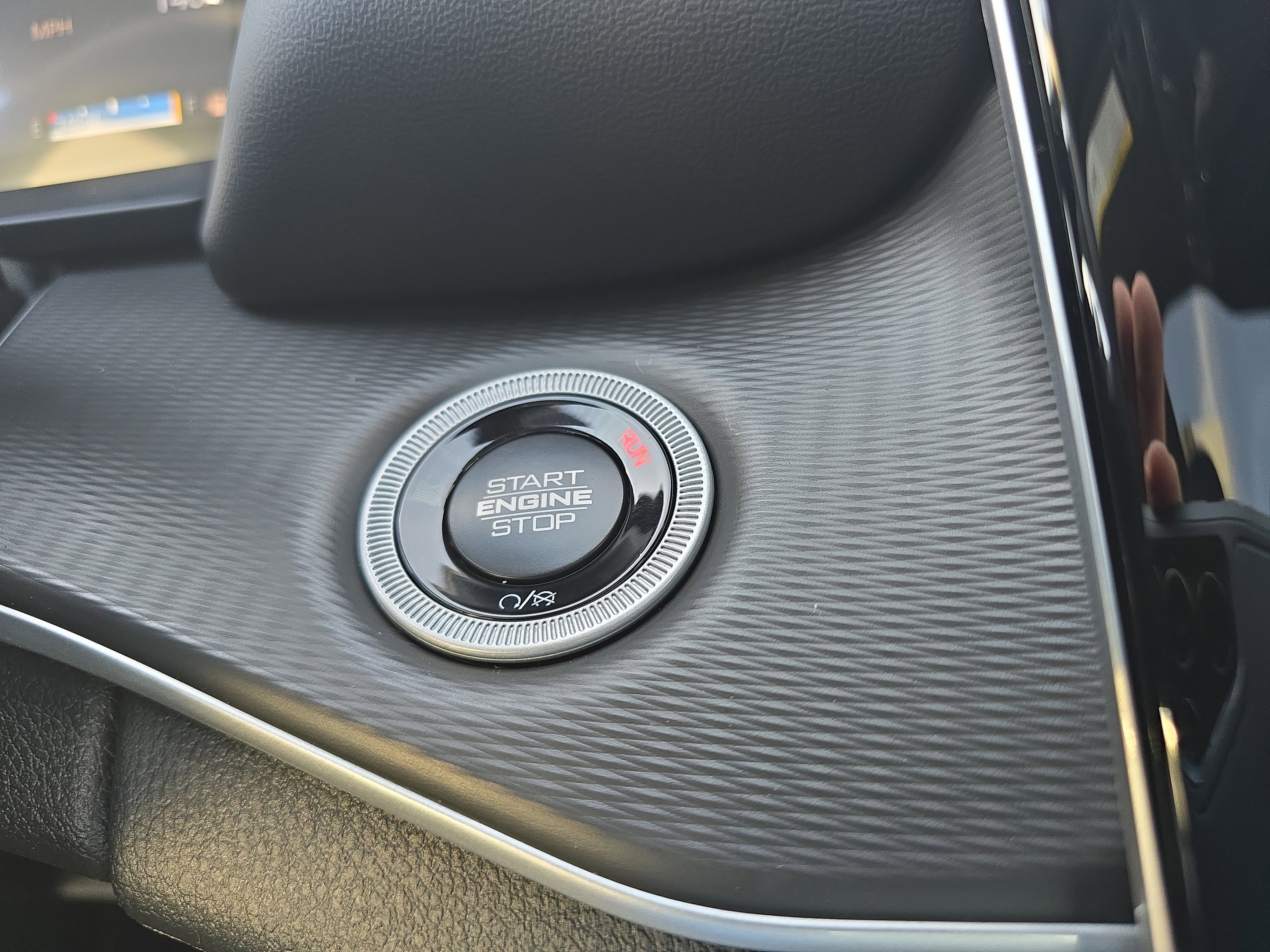 New 2025 Jeep Grand Cherokee Altitude image 25