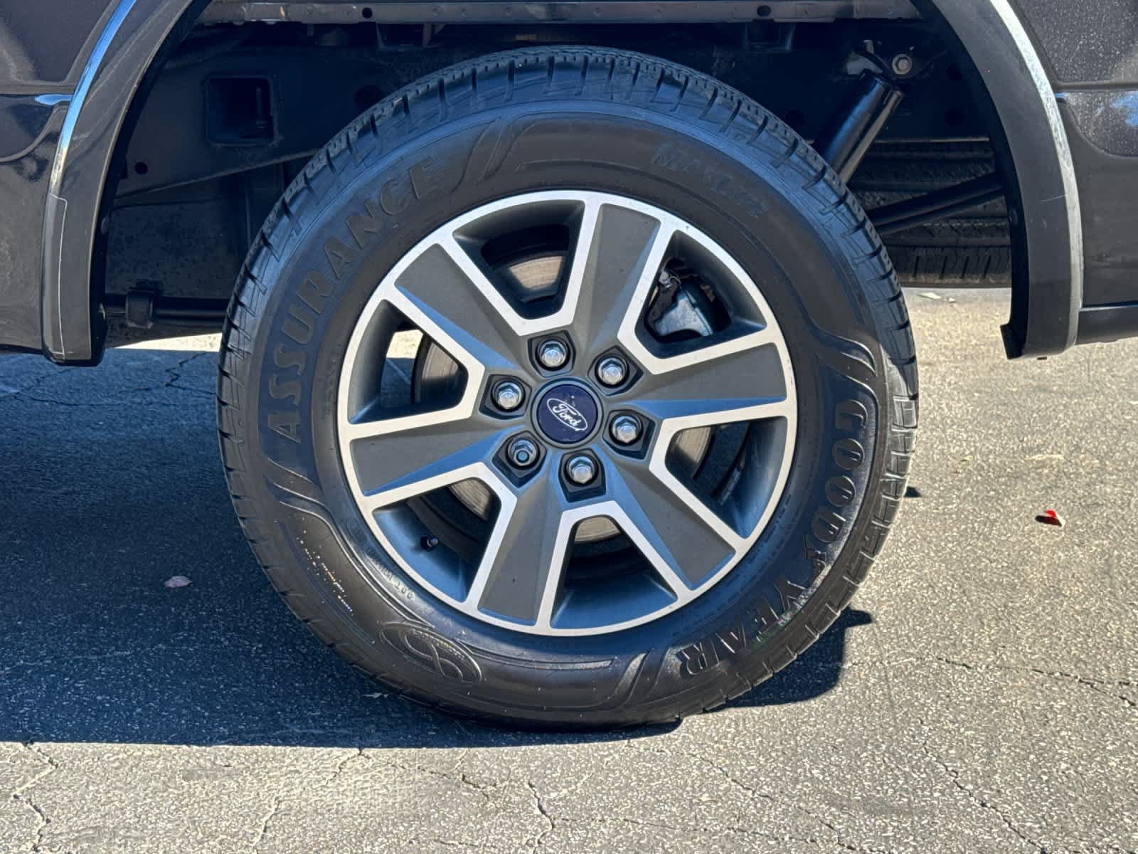 Used 2015 Ford F150 XLT w/ Equipment Group 301A Mid RWD image 24