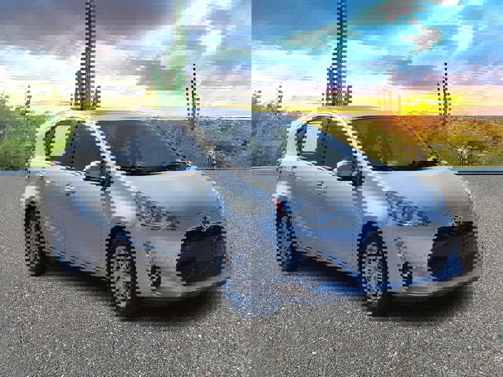 Used 2015 Toyota Prius C image 7