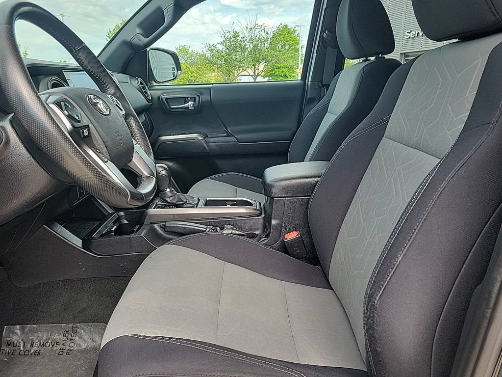 Used 2021 Toyota Tacoma TRD Off-Road AWD/4WD image 11