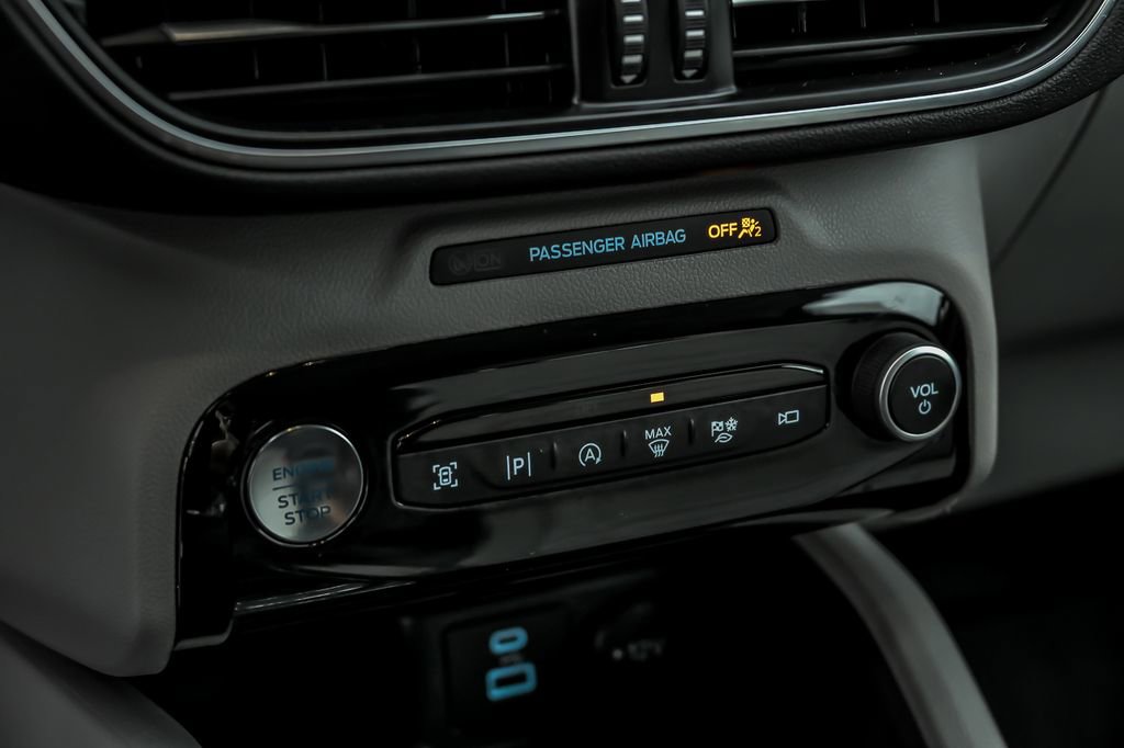 Used 2023 Ford Escape Platinum w/ Premium Technology Package image 24