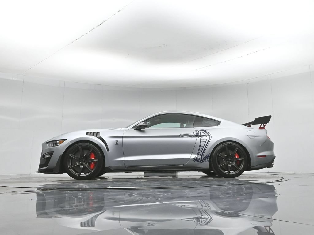 Used 2020 Ford Mustang Shelby GT500 w/ Carbon Fiber Track Pack RWD image 6