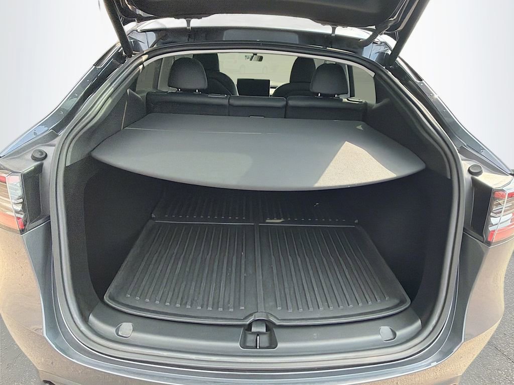 Used 2023 Tesla Model Y Long Range image 12