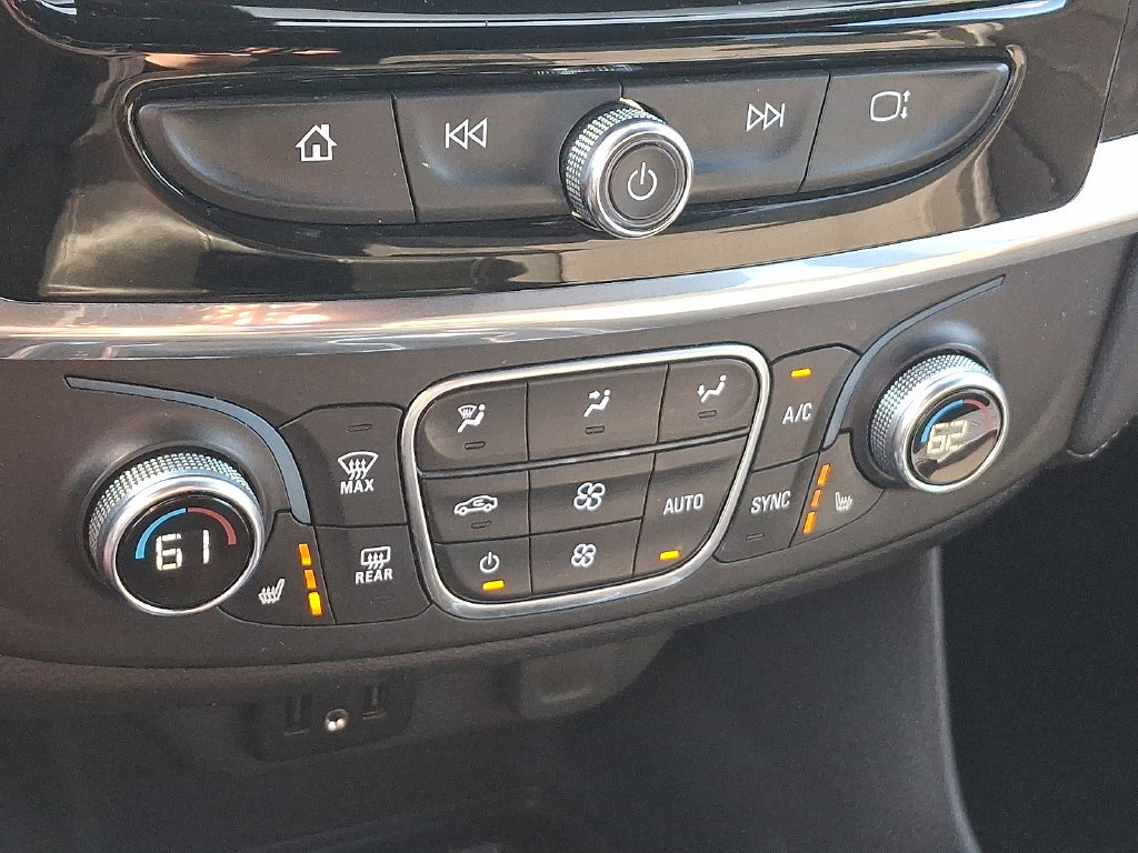 Certified 2022 Chevrolet Traverse LT FWD image 16