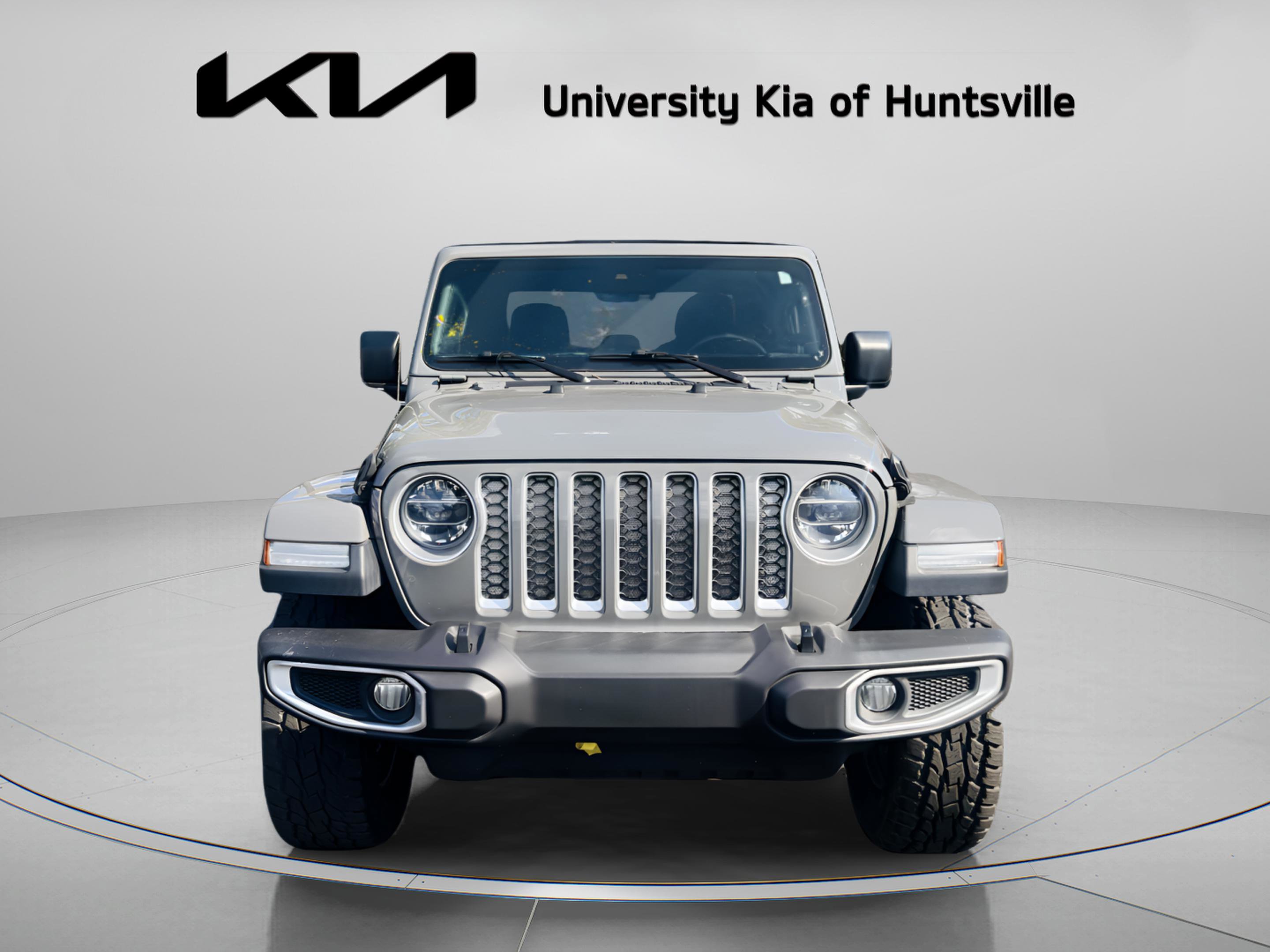 Used 2020 Jeep Gladiator Overland w/ Dual Top Group image 2