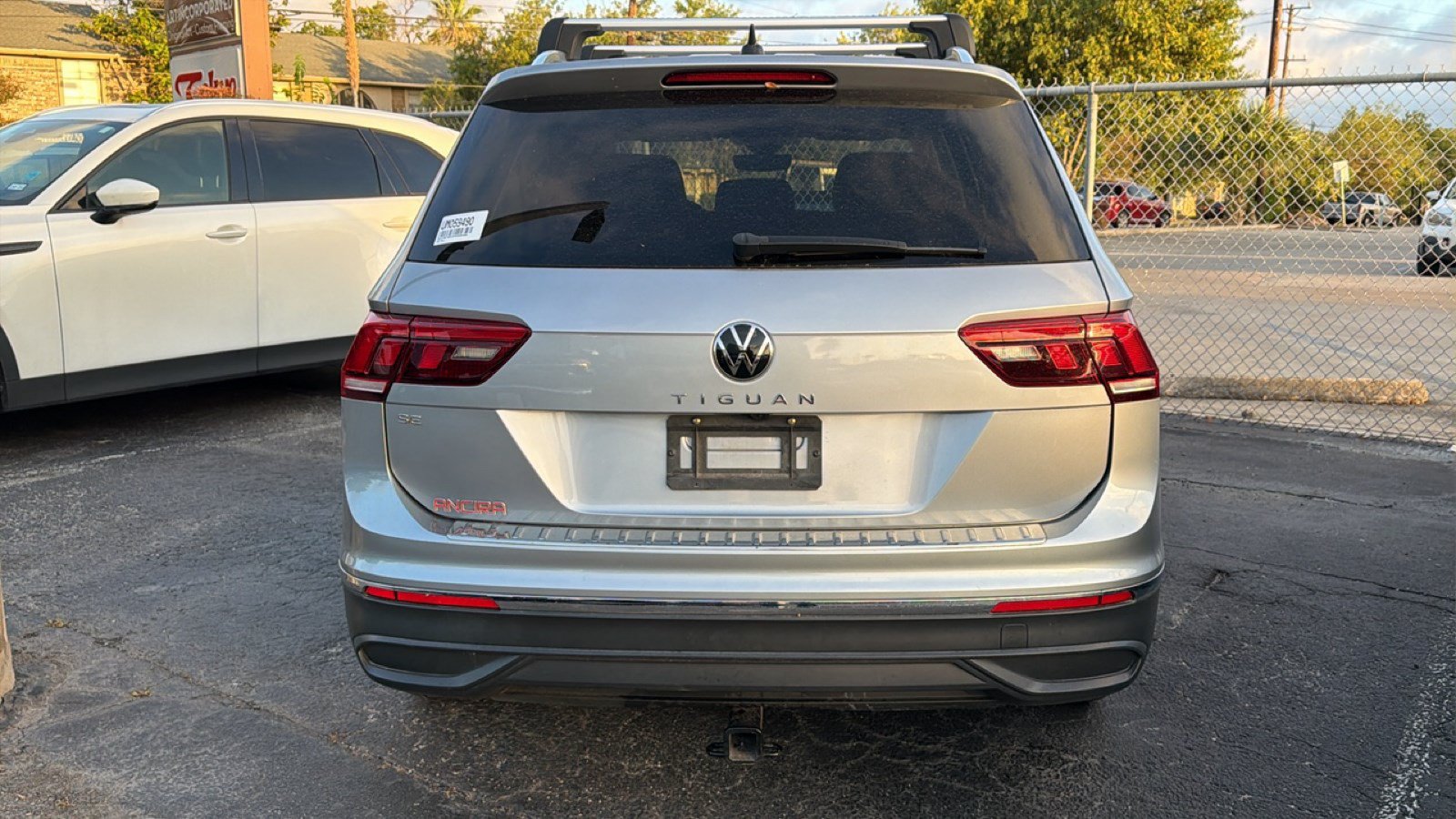 Used 2023 Volkswagen Tiguan SE FWD image 4