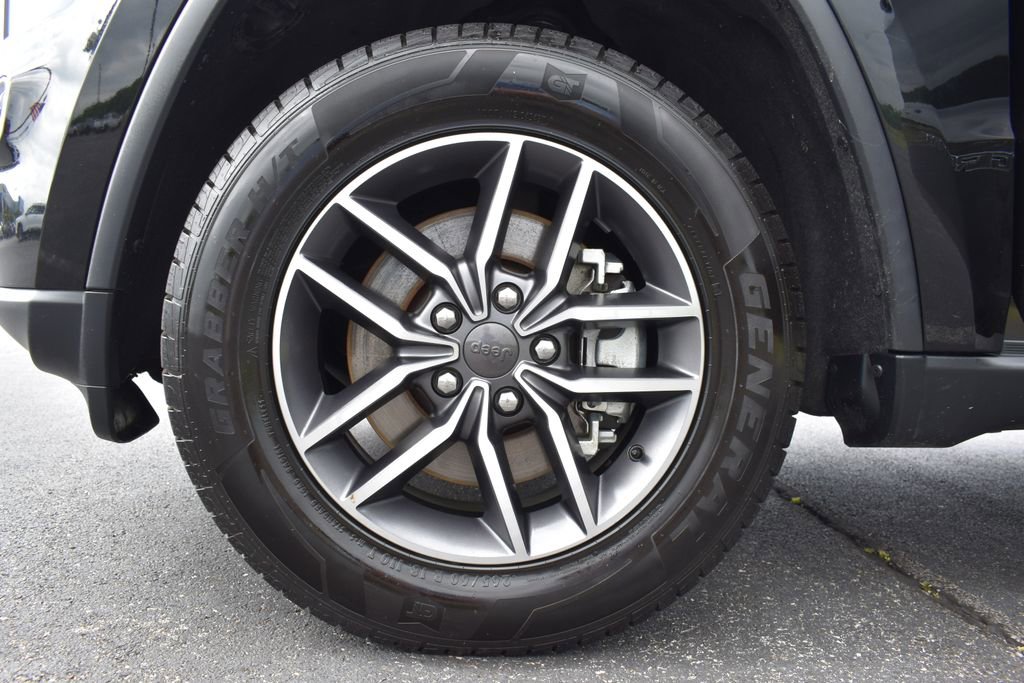 Used 2021 Jeep Grand Cherokee Limited w/ Premium Lighting Group AWD/4WD image 11