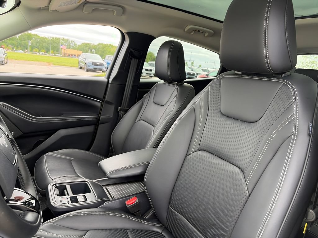 Used 2025 Ford Mustang Mach-E Premium AWD/4WD image 18