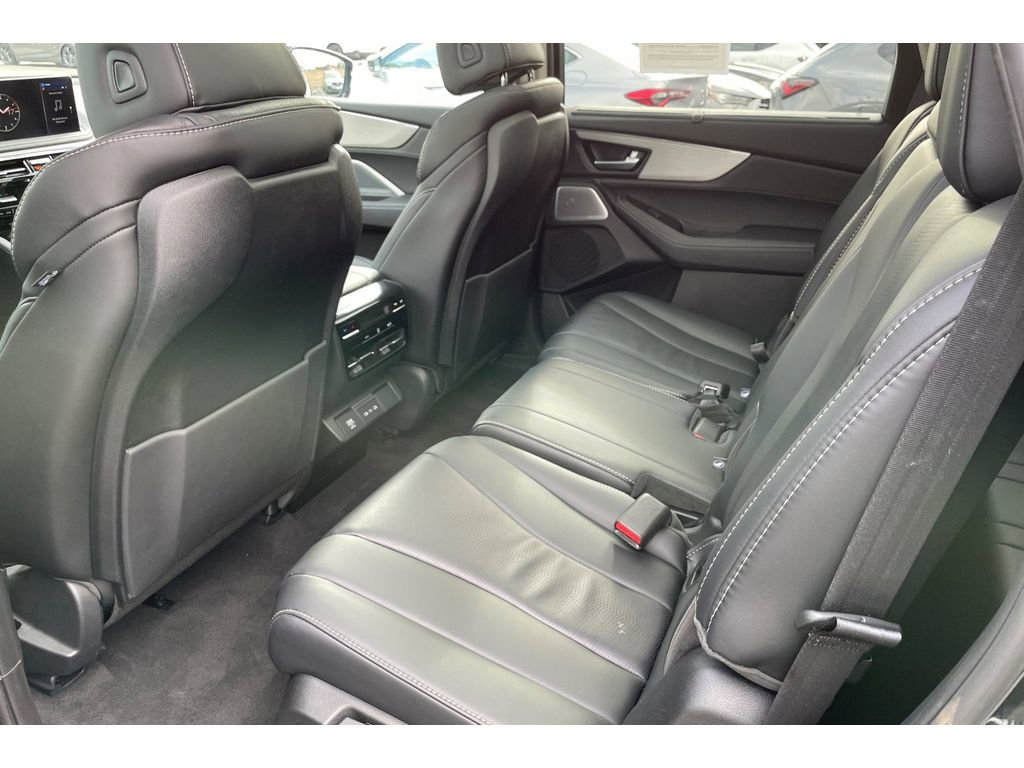Certified 2025 Acura MDX FWD w/ Technology Package image 13