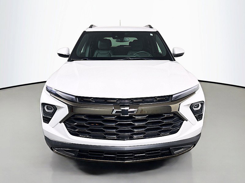Used 2024 Chevrolet TrailBlazer ACTIV w/ Driver Confidence Package image 2
