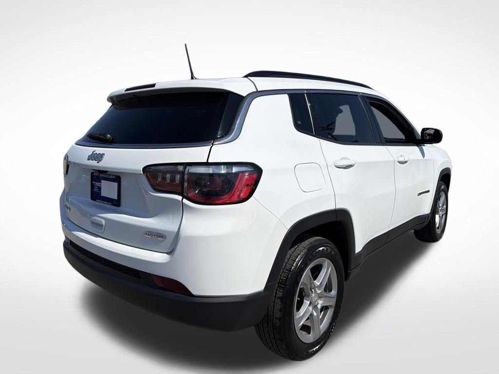 Used 2024 Jeep Compass Latitude image 7