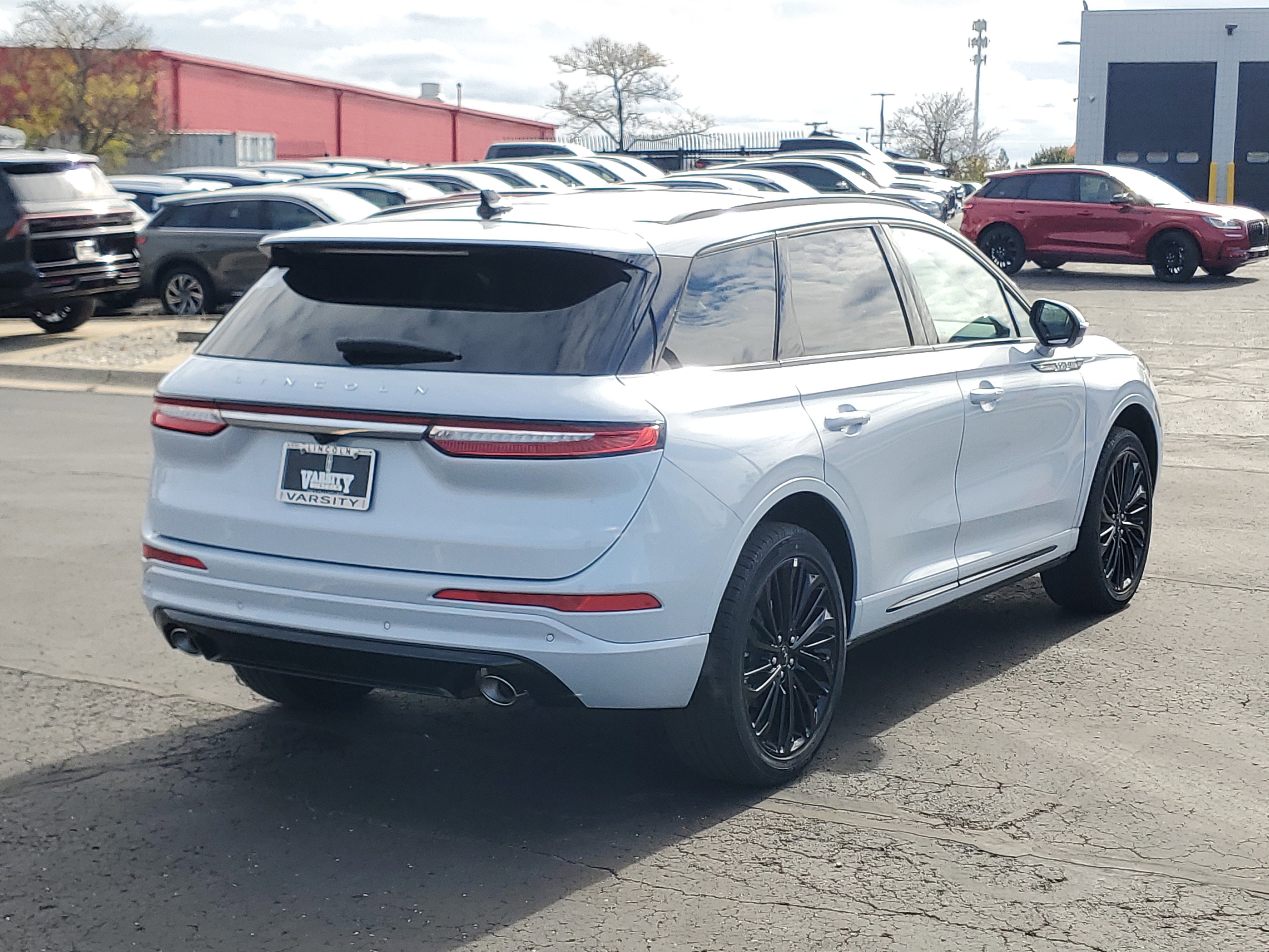 New 2026 Lincoln Corsair Reserve w/ Jet Appearance Package image 4