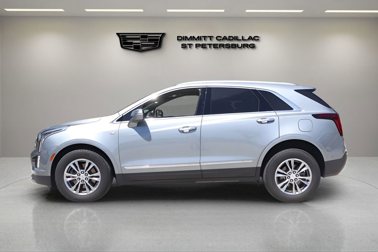 Used 2023 Cadillac XT5 Premium Luxury w/ Technology Package FWD image 2