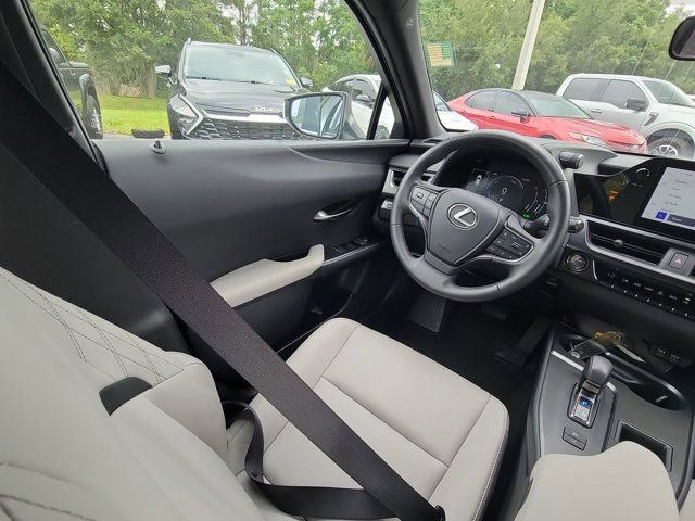 Used 2025 Lexus UX 300h FWD w/ Accessory Package (Z2) image 7