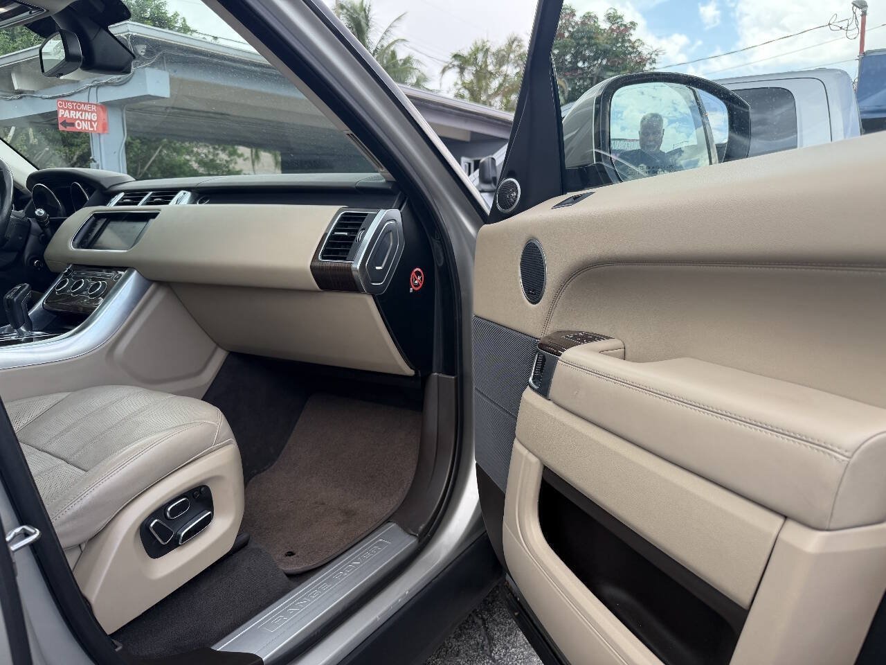 Used 2015 Land Rover Range Rover Sport HSE AWD/4WD image 34