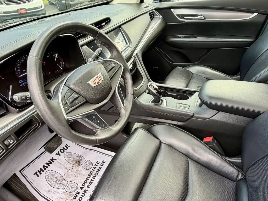 Used 2017 Cadillac XT5 Premium Luxury AWD/4WD image 2