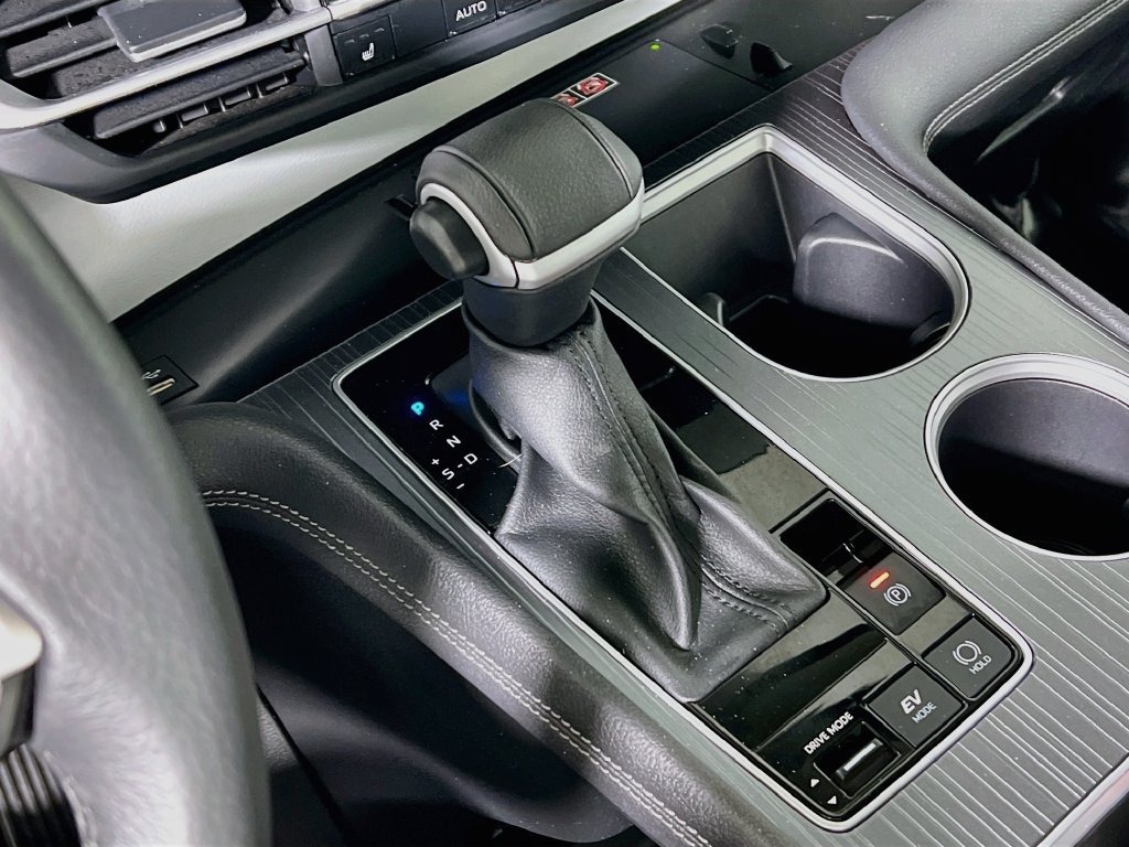 Certified 2025 Toyota Sienna XLE FWD image 15