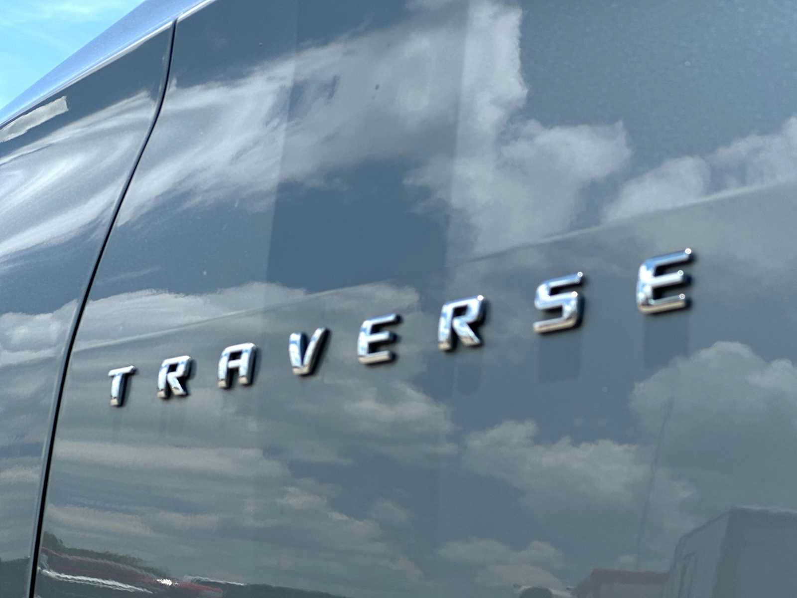 Used 2023 Chevrolet Traverse LS FWD image 15