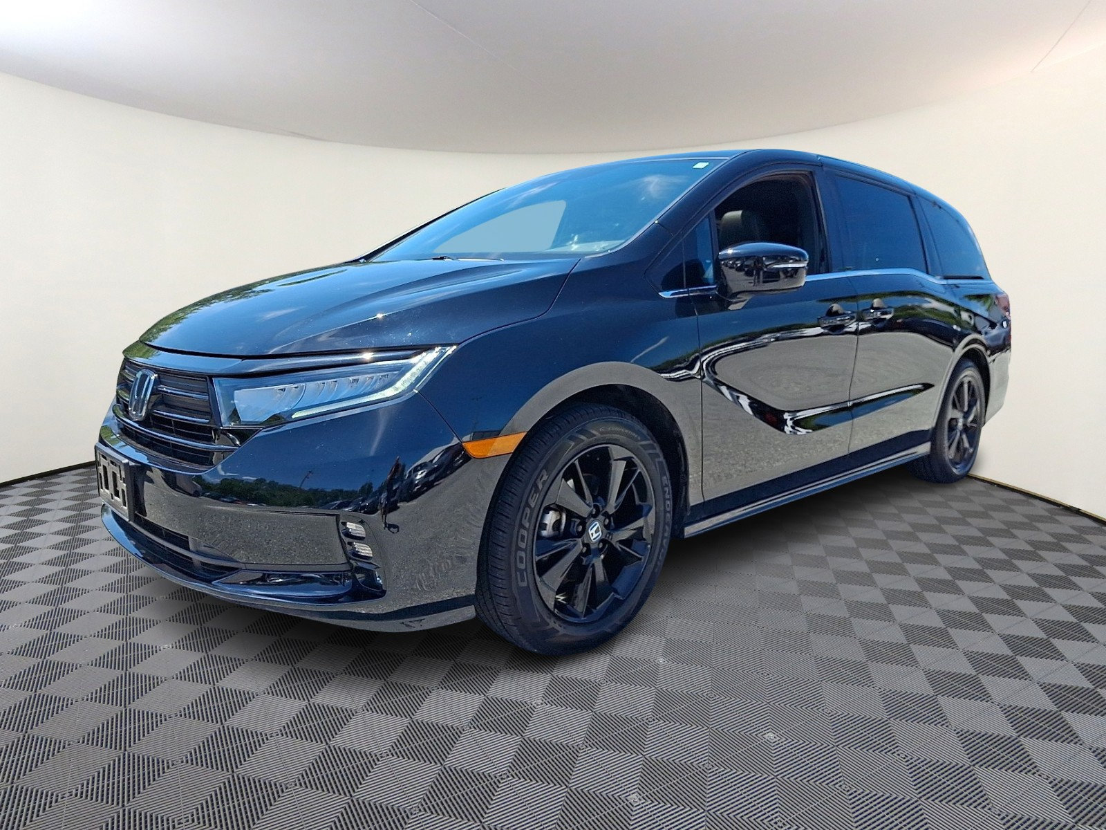 Used 2023 Honda Odyssey Sport image 3