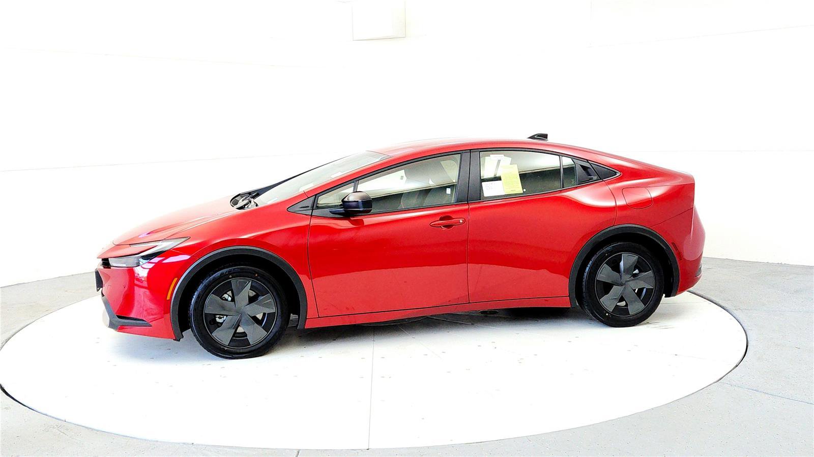 New 2026 Toyota Prius Plug-In Hybrid FWD image 3