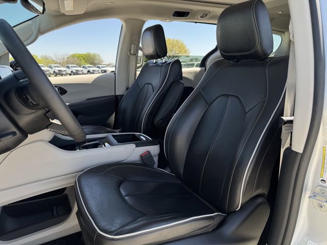 Used 2024 Chrysler Pacifica Limited image 25