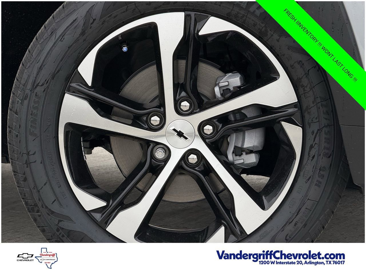 New 2026 Chevrolet Trax RS w/ Sunroof Package FWD image 9