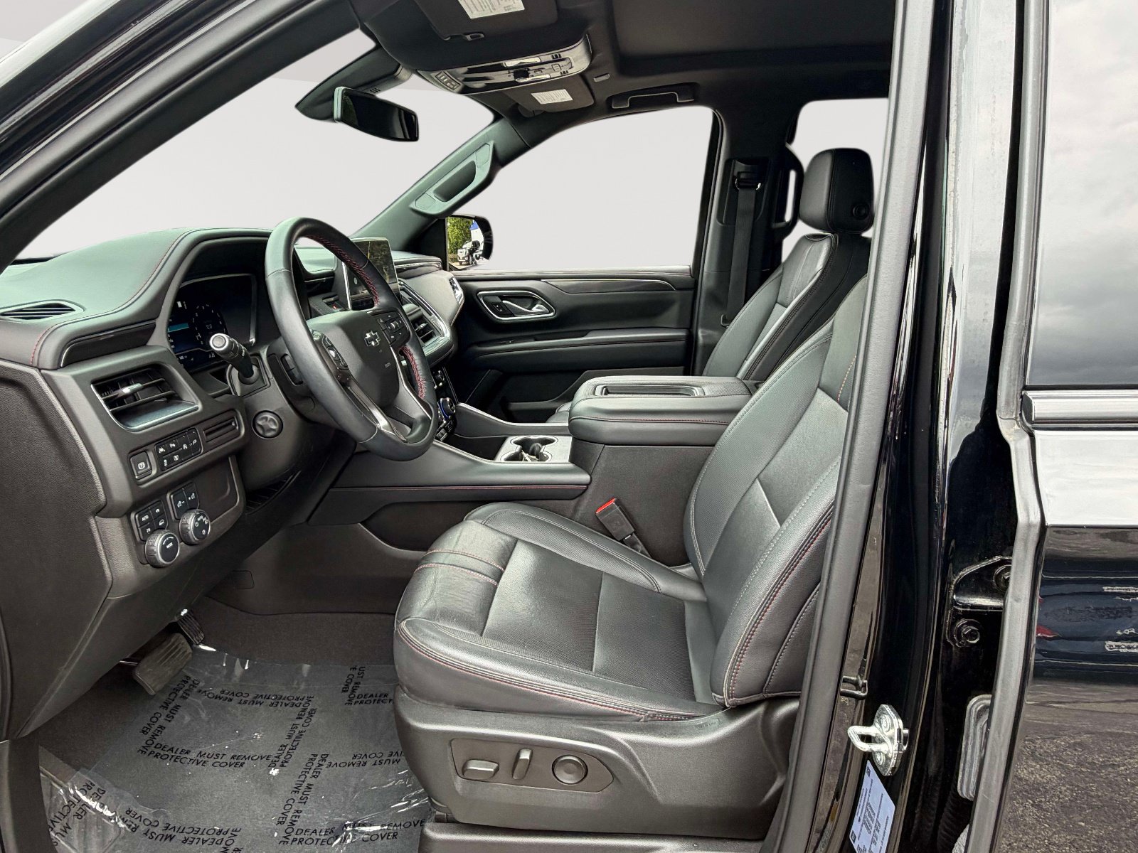 Used 2022 Chevrolet Suburban RST w/ Luxury Package AWD/4WD image 22