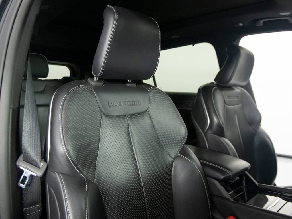 Used 2022 Jeep Grand Cherokee L Overland w/ Luxury Tech Group IV AWD/4WD image 37