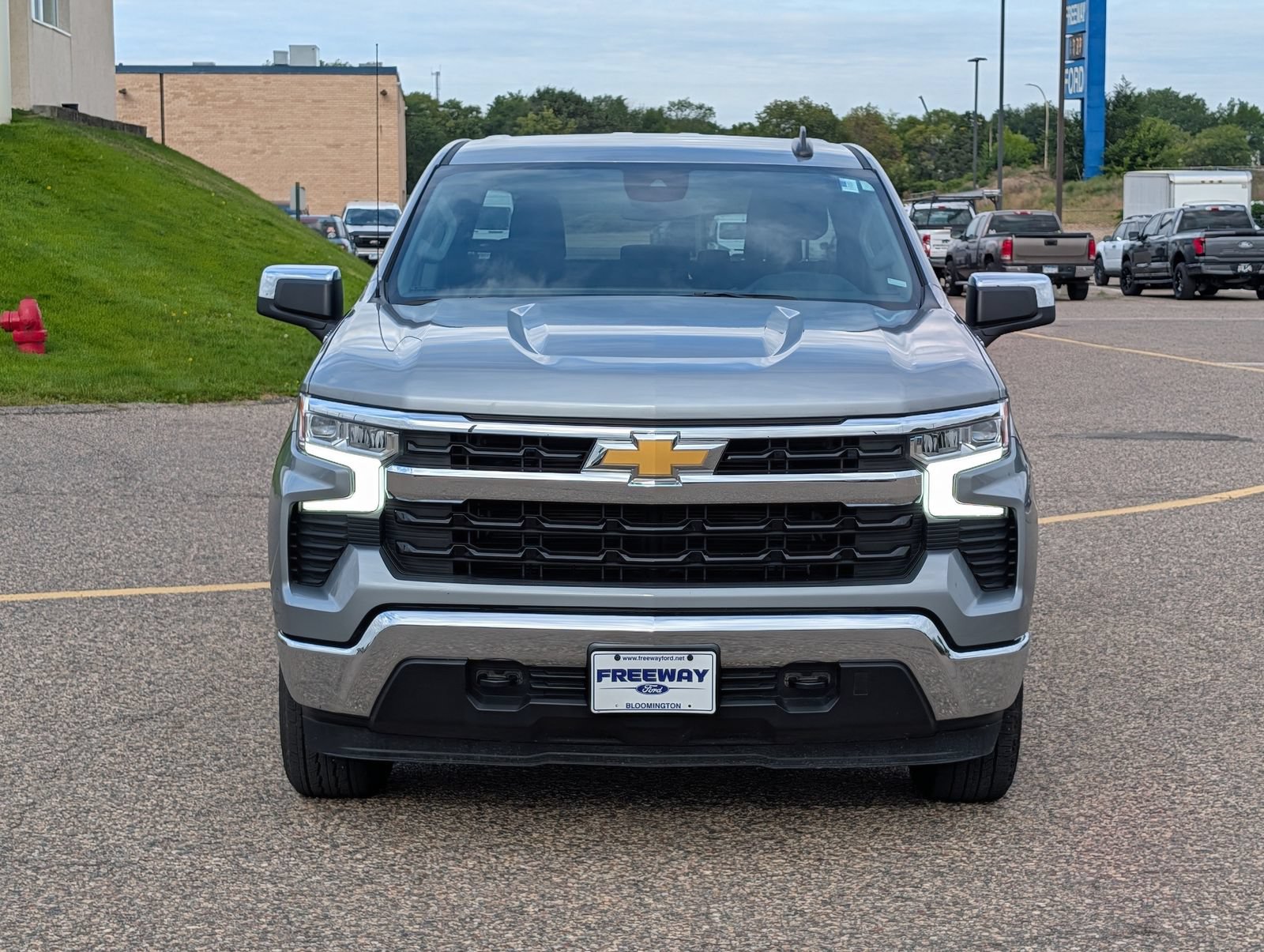 Used 2026 Chevrolet Silverado 1500 LT AWD/4WD image 11