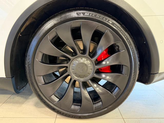 Used 2022 Tesla Model Y Performance image 40