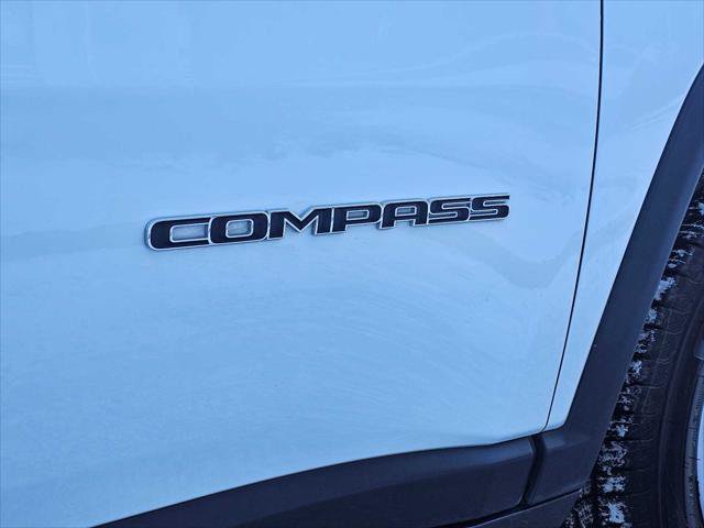 Used 2024 Jeep Compass Latitude w/ Altitude Special Edition AWD/4WD image 13