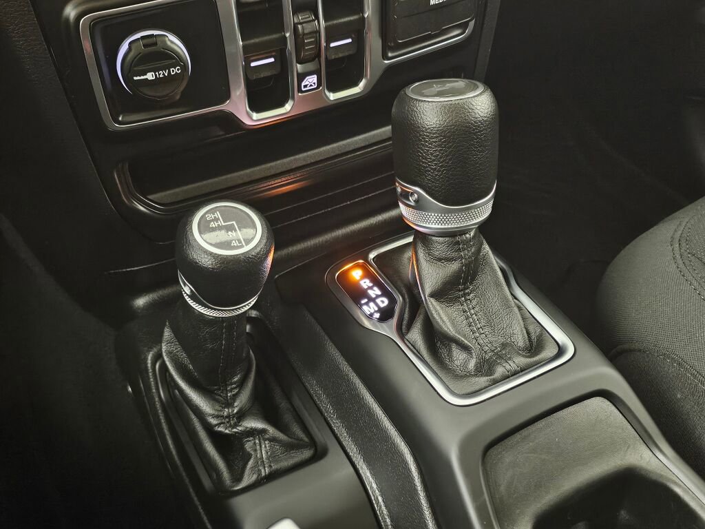 Used 2022 Jeep Wrangler Unlimited Sport AWD/4WD image 30