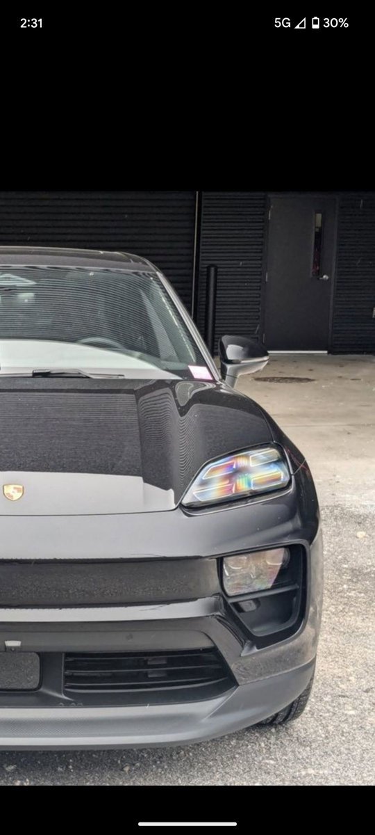 New 2025 Porsche Macan 4S Electric image 11