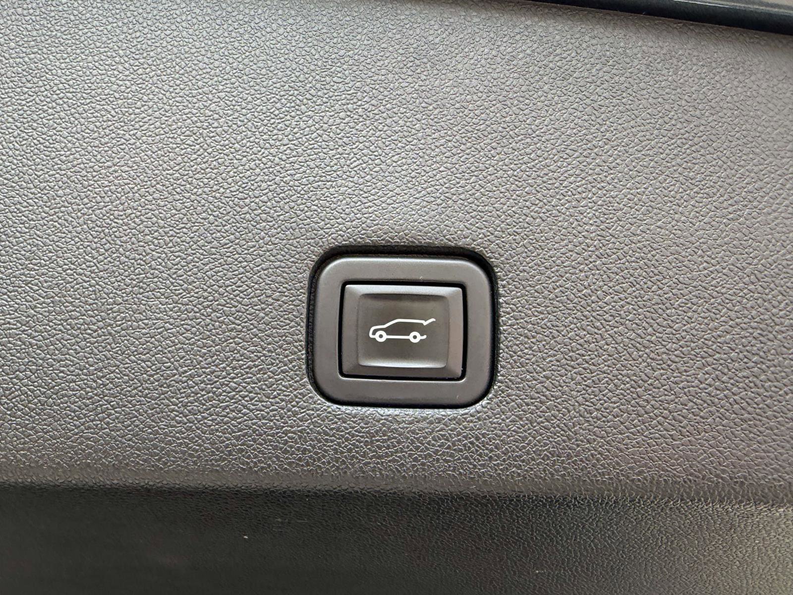 Used 2020 Cadillac XT6 Premium Luxury FWD image 10