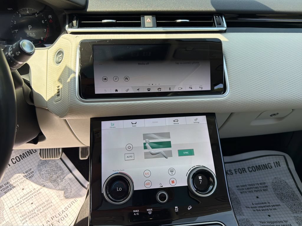 Used 2019 Land Rover Range Rover Velar R-Dynamic SE AWD/4WD image 32